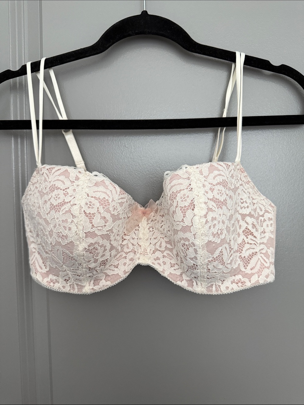 Lace Strapless Balconette Bra in Pale Pink